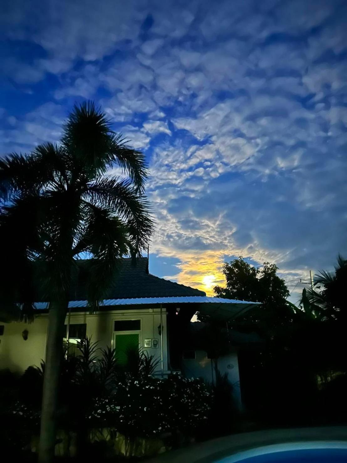 Nuch'S Apple Guest House Si Bun Ruang エクステリア 写真