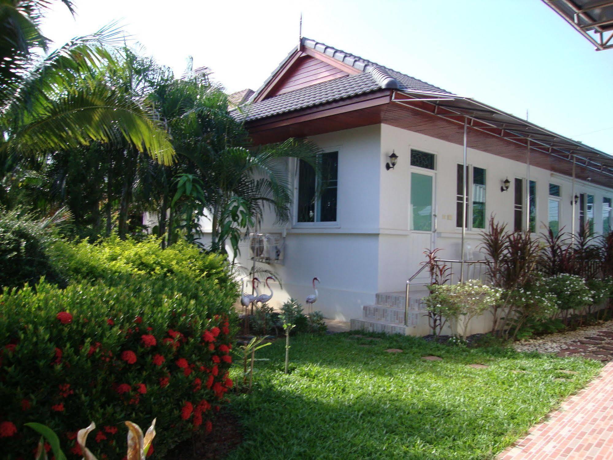 Nuch'S Apple Guest House Si Bun Ruang エクステリア 写真