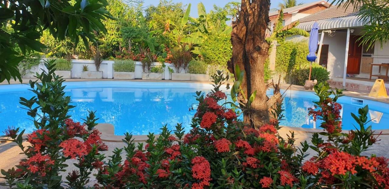 Nuch'S Apple Guest House Si Bun Ruang エクステリア 写真
